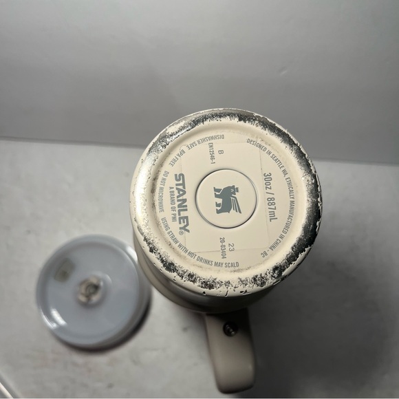 Stanley 30 oz Stainless Steel H2.0 Quencher tumbler | Screw On Lid | Dune Cream - Picture 6 of 6